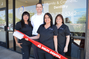Dr. Hummitzsch and staff of Avondale Dental