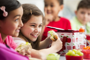 Keep kids healthy and smiling at the cafeteria table with these tooth-friendly lunch ideas and oral health tips from Delta Dental of Arizona.