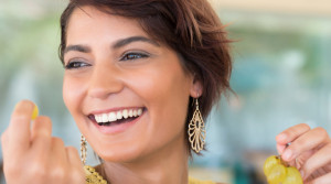 Want to make that smile sparkle? We've got tips for choosing foods that naturally whiten and brighten your grin.